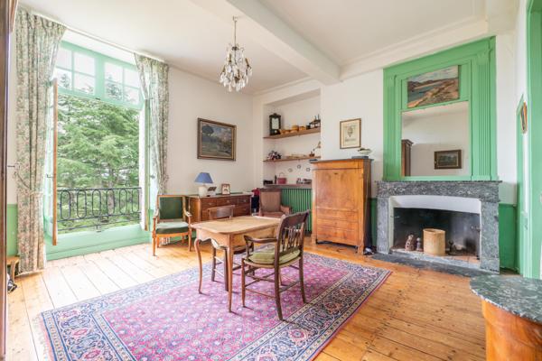 Maison
         11 pièces
        - 397 m² Bien prestige 983 250 € *