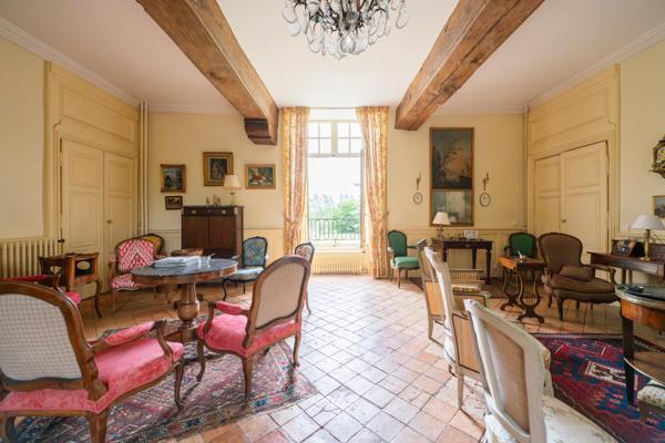Maison
         11 pièces
        - 397 m² Bien prestige 983 250 € *