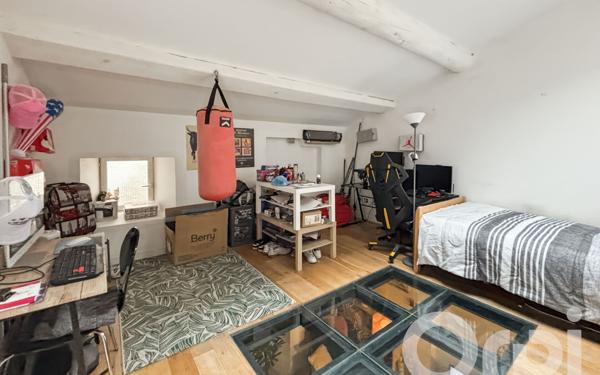 Maison à vendre    4 pièces •  Roquemaure