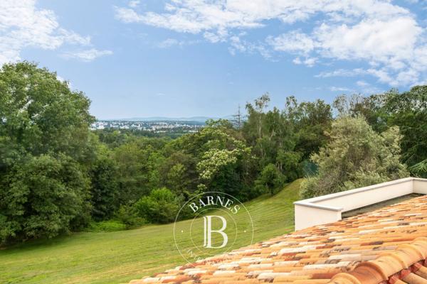 Limonest, Propriété 5 Chambres -  513 m² à vendre