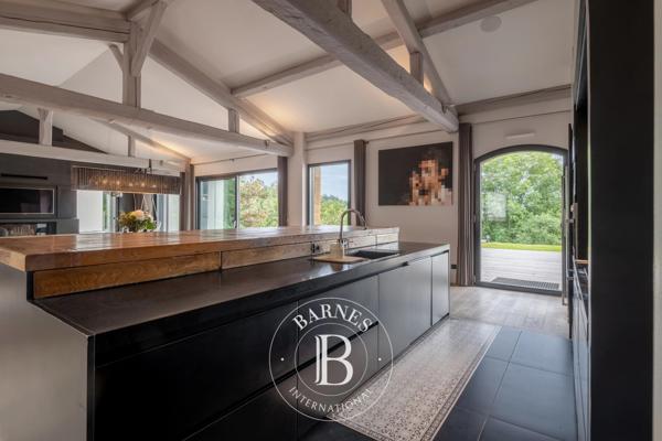 Limonest, Propriété 5 Chambres -  513 m² à vendre