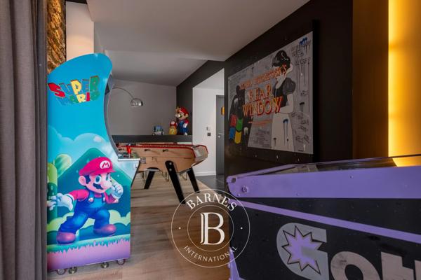 Limonest, Propriété 5 Chambres -  513 m² à vendre