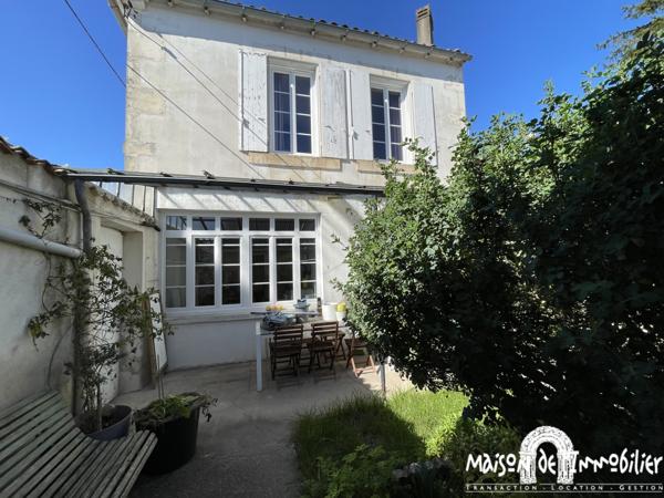 Vente Belle maison de ville - 102m² - 5 pièces - Cour et garage - COGNAC Quartier Jardin Public