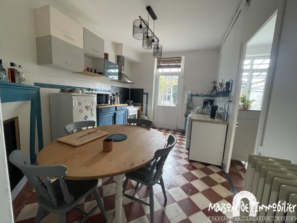 Vente Belle maison de ville - 102m² - 5 pièces - Cour et garage - COGNAC Quartier Jardin Public