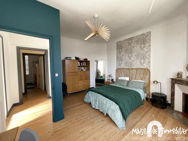 Vente Belle maison de ville - 102m² - 5 pièces - Cour et garage - COGNAC Quartier Jardin Public
