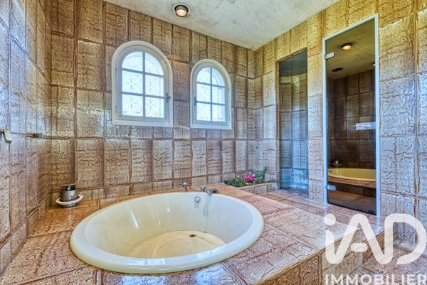 Maison à vendre 10 pièces 283 m² Mérignac