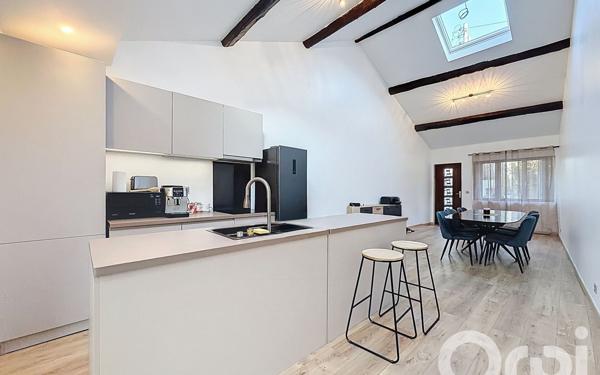 Appartement à vendre    4 pièces • 125,74 m2 Saint-Cergues