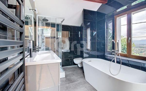 Appartement à vendre    4 pièces • 125,74 m2 Saint-Cergues