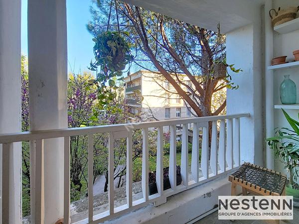 T3 rénové de 51m² traversant avec balcon et vue mer - résidence avec piscine Marseille 13012 (St Julien / St Barnabé)