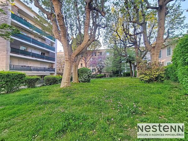 T3 rénové de 51m² traversant avec balcon et vue mer - résidence avec piscine Marseille 13012 (St Julien / St Barnabé)