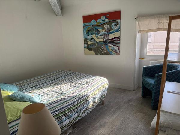 LA ROCHELLE MARCHE T3 AVEC TERRASSE