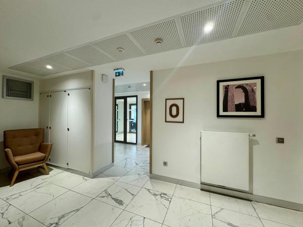 Fréjus centre ville- appartement au rez de chaussée à usage professionnel