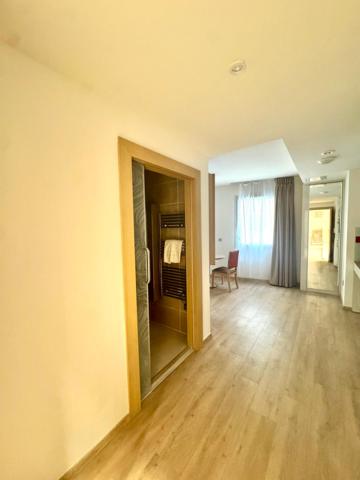 Fréjus centre ville- appartement au rez de chaussée à usage professionnel