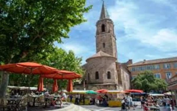 Fréjus centre ville- appartement au rez de chaussée à usage professionnel