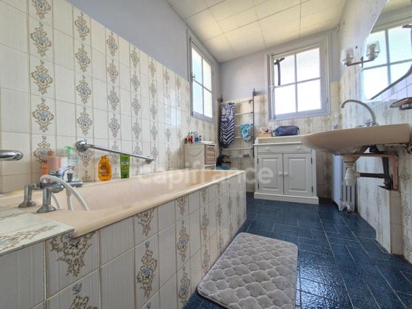 Maison à vendre 7 pièces ROYAN (17) Terrain de 474m²