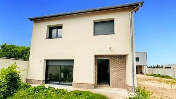 MAISON DE 82 M² - ENTREPOT DE 326 M² - AUCUN TRAVAUX A PREVOIR - IDEAL PROFFESSIONNEL OU INVESTISSEUR