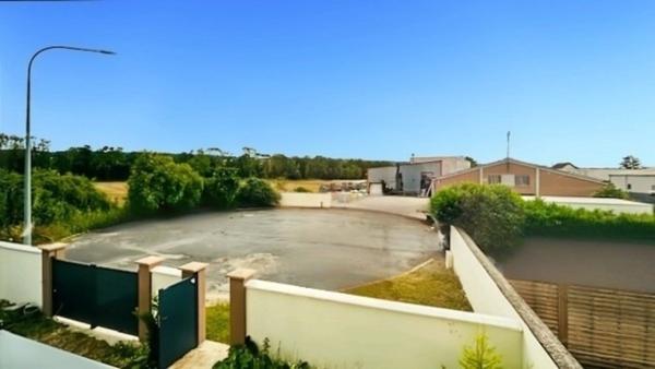 MAISON DE 82 M² - ENTREPOT DE 326 M² - AUCUN TRAVAUX A PREVOIR - IDEAL PROFFESSIONNEL OU INVESTISSEUR