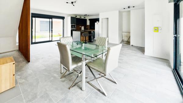 MAISON DE 82 M² - ENTREPOT DE 326 M² - AUCUN TRAVAUX A PREVOIR - IDEAL PROFFESSIONNEL OU INVESTISSEUR