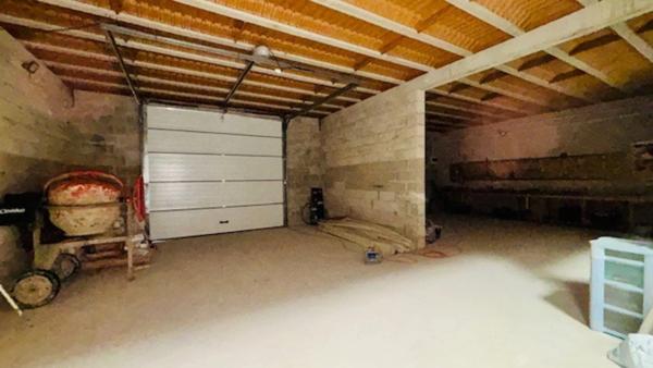 MAISON DE 82 M² - ENTREPOT DE 326 M² - AUCUN TRAVAUX A PREVOIR - IDEAL PROFFESSIONNEL OU INVESTISSEUR