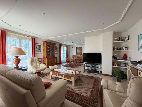 Maison La Roche Sur Yon, Maison 4 chambres + bureau