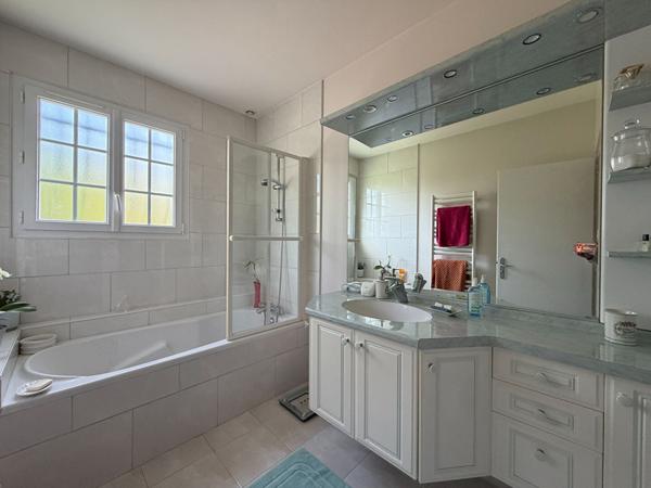 Maison La Roche Sur Yon, Maison 4 chambres + bureau