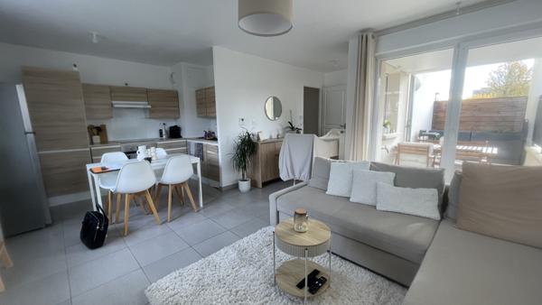 EN EXCLUSIVITÉ - APPARTEMENT T2 AVEC TERRASSE LOUÉ - TINQUEU