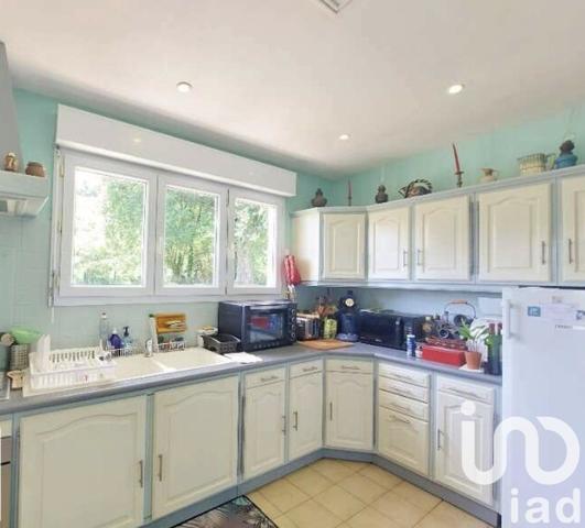 Maison 5 pièces de 100 m² à Galgon (33133)