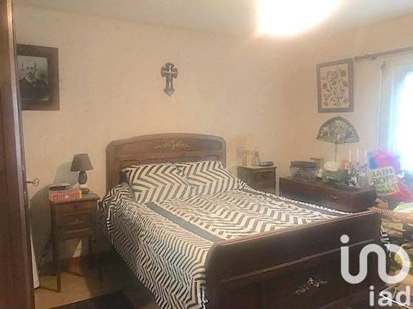 Maison 5 pièces de 100 m² à Galgon (33133)