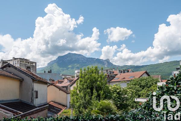 Maison à vendre 6 pièces 230 m² Grenoble