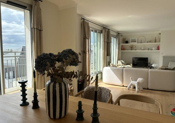 Appartement 86,70 m² au 6e et dernier étage avec balcons, parking, cave dans résidence de standing