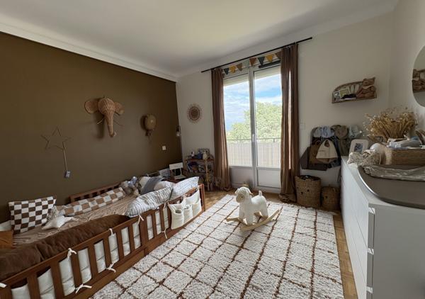 Appartement 86,70 m² au 6e et dernier étage avec balcons, parking, cave dans résidence de standing