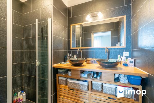 Grand pavillon en parfait état