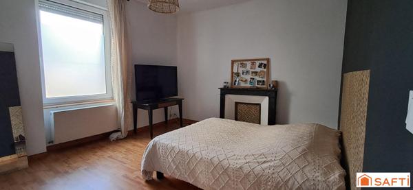 Maison de ville en pierres 6 chambres jardin garag