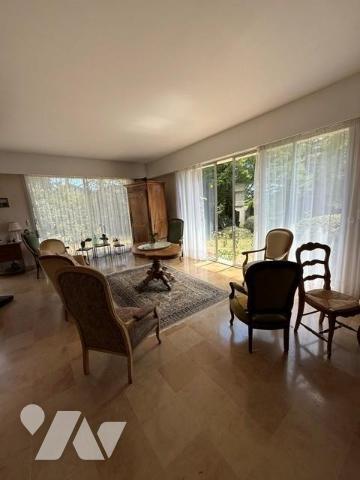 MARTIGNE-BRIAND MAISON D'ARCHITECTE 7 CH AVEC GRAND JARDIN PAYSAGER