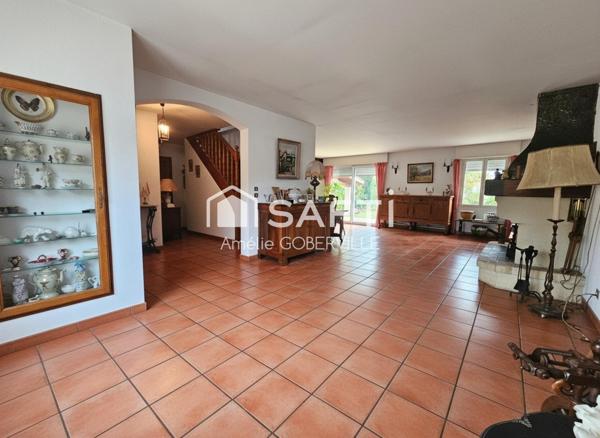Maison de 157 m² pleine de charme dans un cadre verdoyant et paisible à Léognan - 4 chambres - Grande pièce de vie - Sous sol de plus de  100m²