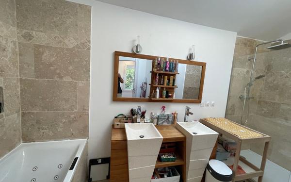 Maison à vendre    3 pièces •  Sorgues