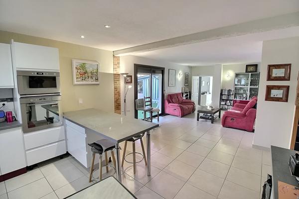 À VENDRE SAINT-NAZAIRE VILLA 3 FACES DE 108 m2 SUR TERRAIN AVEC PISCINE DE 358 m2