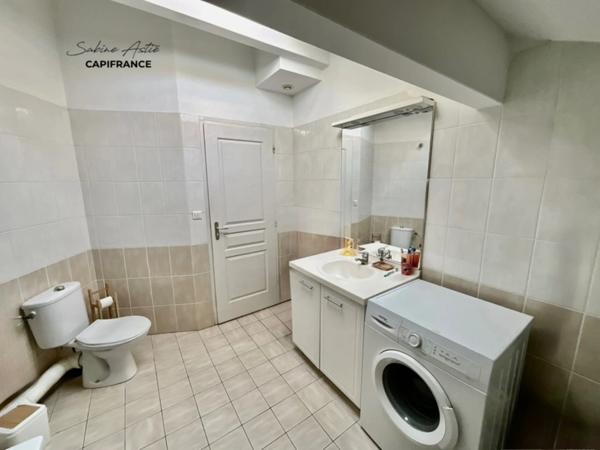 Gleizé - T2+ atypique 64 m² au sol – Dernier étage – Esprit maison avec parking