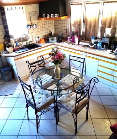 Maison individuelle 47 m2 avec une chambre, deux terrasses exposées sud ouest, une cour fermé 2 places de parking