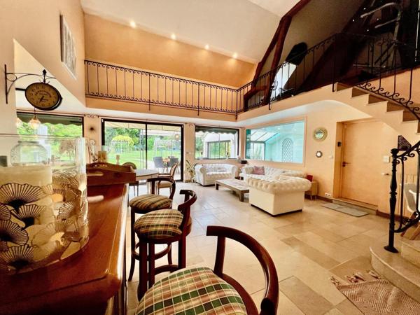 Maison à Paron, 89100 - 9 pièces 367m²