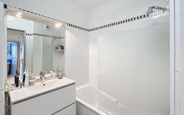 Appartement à vendre    2 pièces • 44,93 m2 Saint-Raphaël