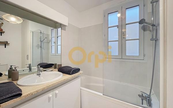 Appartement à vendre    1 pièce • 28 m2 Cavalaire-sur-Mer