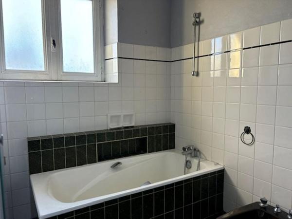 Maison de caractère à rénover -130m² Grand terrain Plomelin