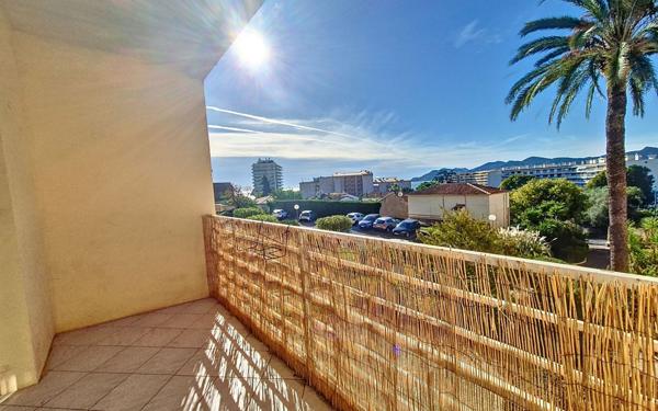 Appartement à vendre    3 pièces • 70,64 m2 Cannes