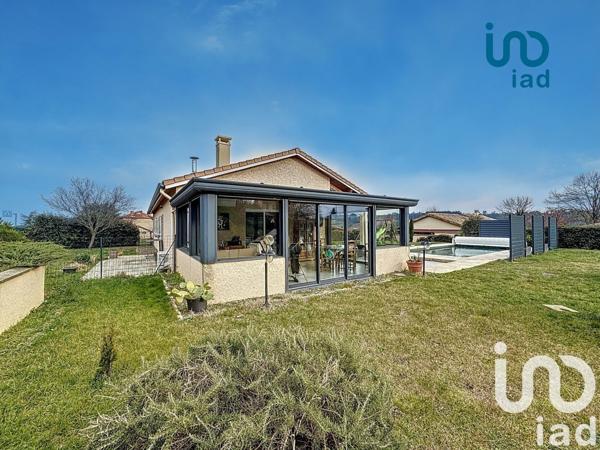 Maison traditionnelle 6 pièces de 115 m² à Lupé (42520)