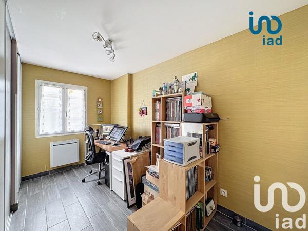 Maison traditionnelle 6 pièces de 115 m² à Lupé (42520)