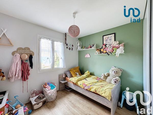 Maison traditionnelle 6 pièces de 115 m² à Lupé (42520)