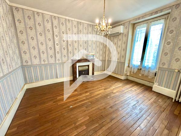 Maison 7 pièces 165.23 m2