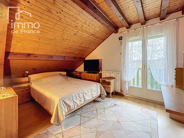 Maison individuelle à Viry avec 2 garages sur 2 000 m² de terrain