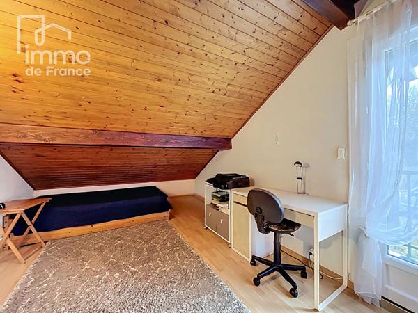 Maison individuelle à Viry avec 2 garages sur 2 000 m² de terrain